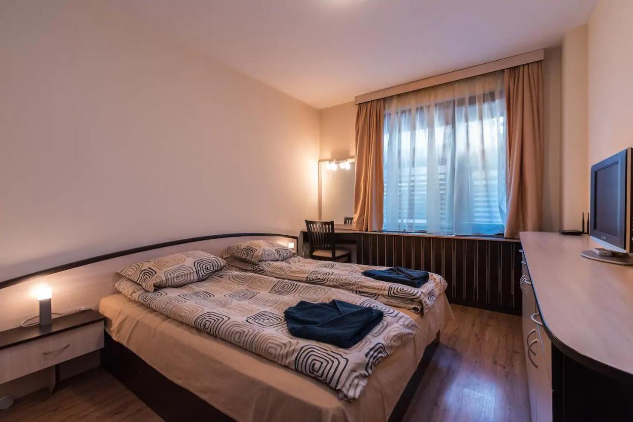 Charming, Fully-Furnished, 2-Bedroom Apartment Bansko Bagian luar foto