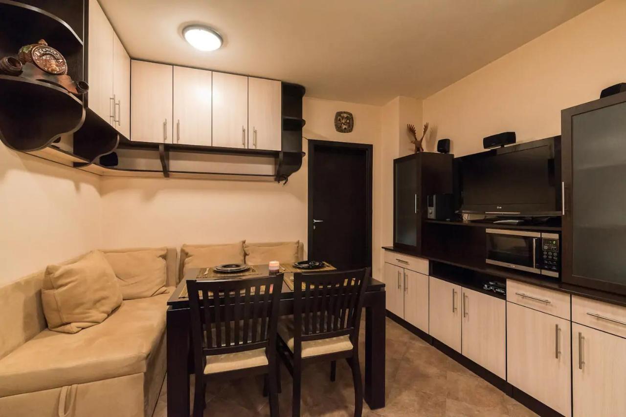 Charming, Fully-Furnished, 2-Bedroom Apartment Bansko Bagian luar foto