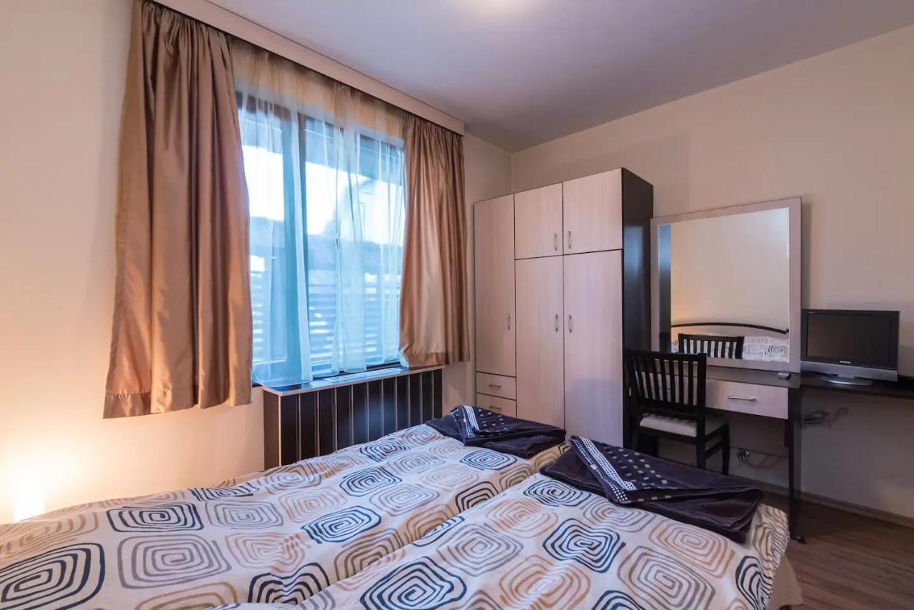 Charming, Fully-Furnished, 2-Bedroom Apartment Bansko Bagian luar foto